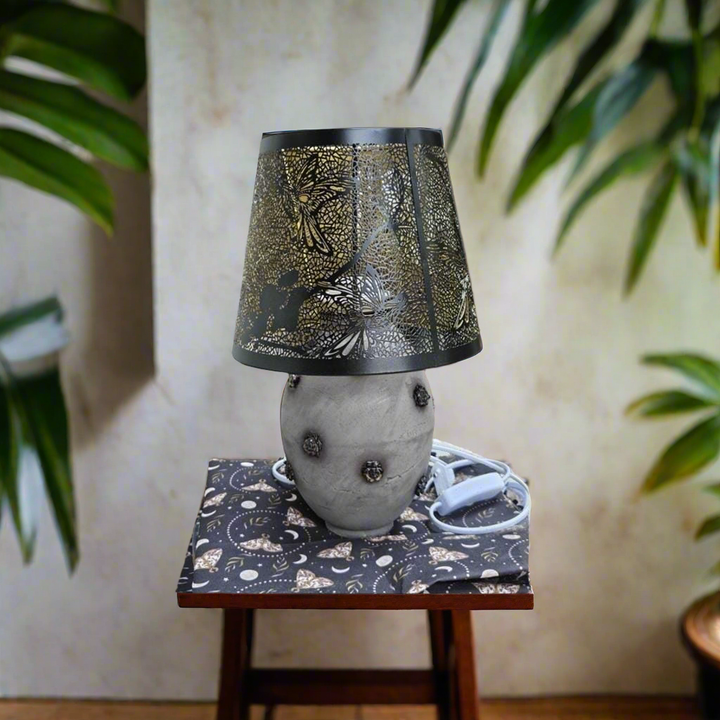 "Nocturne Flight" Handmade Ceramic Lamp - Humming Bird Lamp with Gothic Bloom Base - Dark Aesthetics Collection Ø13 cm x 23 cm