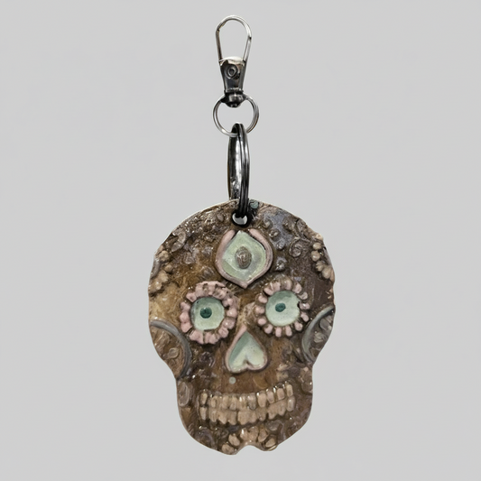 Día de los Muertos Keychain – Death & Transformation Ceramic Charm, Ø5.5×7 cm