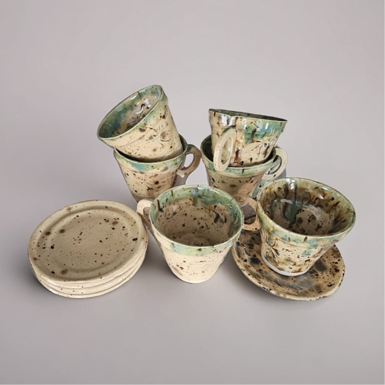 Spider Imprint Coffee Cups & Saucers – 12-Piece Set of Speckled Ceramics, Ø7.5×8 cm & Ø9 cm