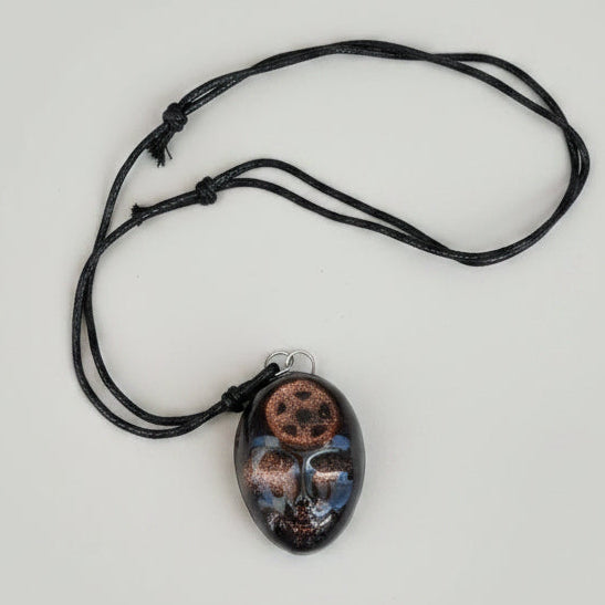 Doll Face Necklace – Occult Ceramic Pendant, 4 × 3 cm