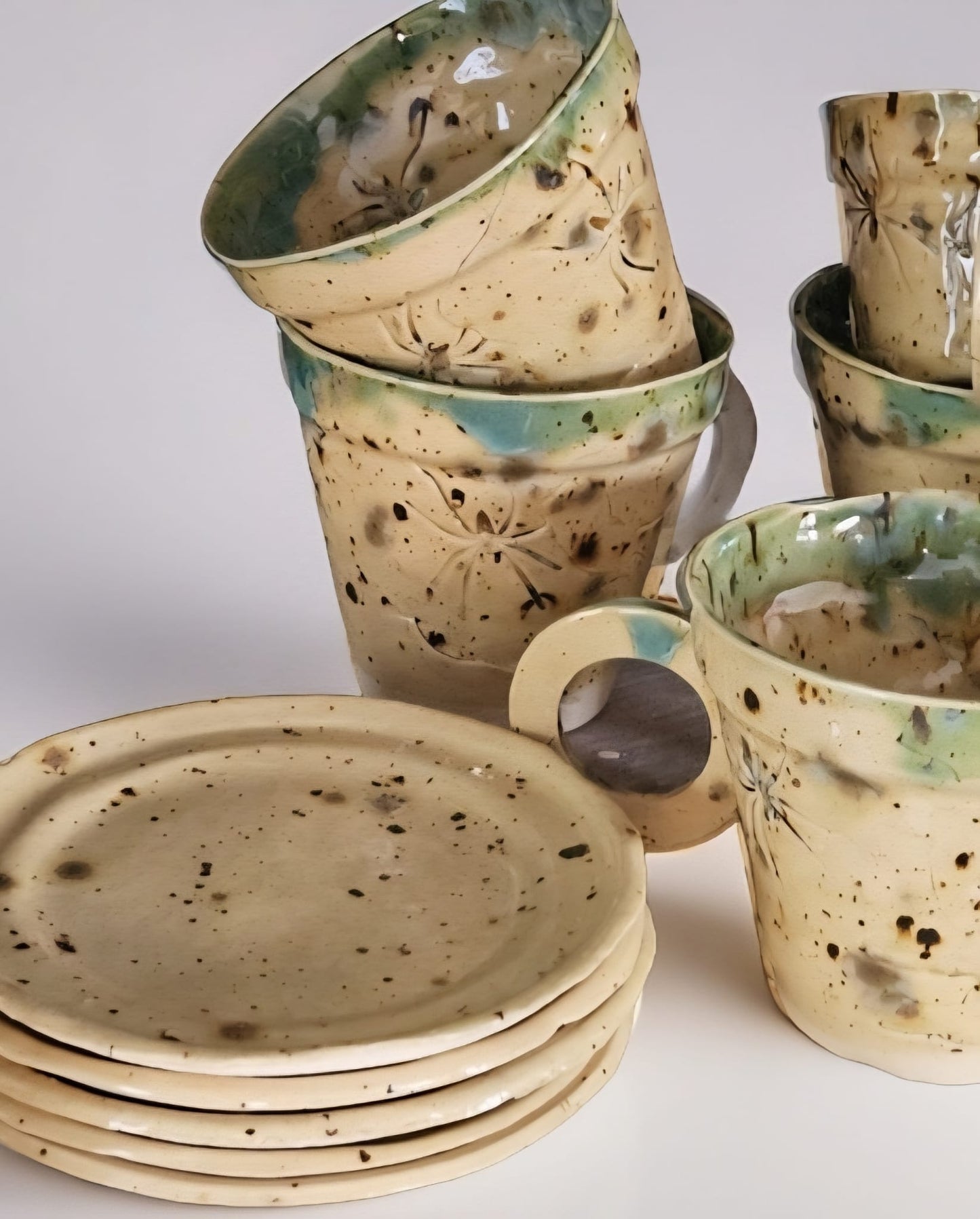Spider Imprint Coffee Cups & Saucers – 12-Piece Set of Speckled Ceramics, Ø7.5×8 cm & Ø9 cm