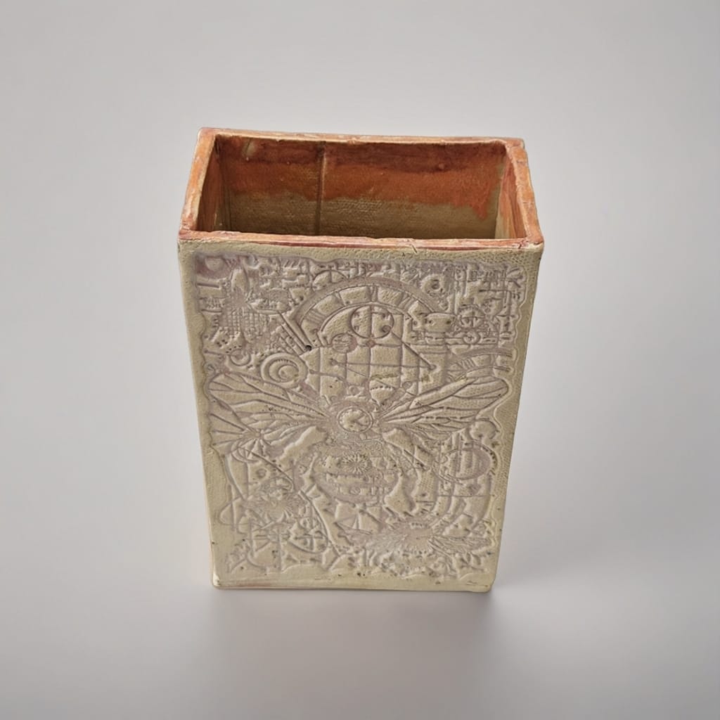 Bee Sentinel Ceramic Vase – Winged Industry In Bloom, Ø9.5×15 cm by Red Raven Pottery