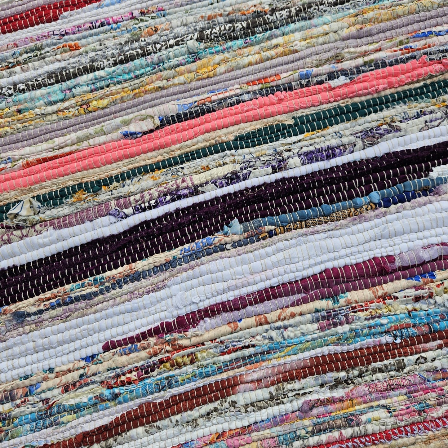 Earthsong Rag Rug – Reclaimed Color for Soulful Corners, 60 × 90 cm