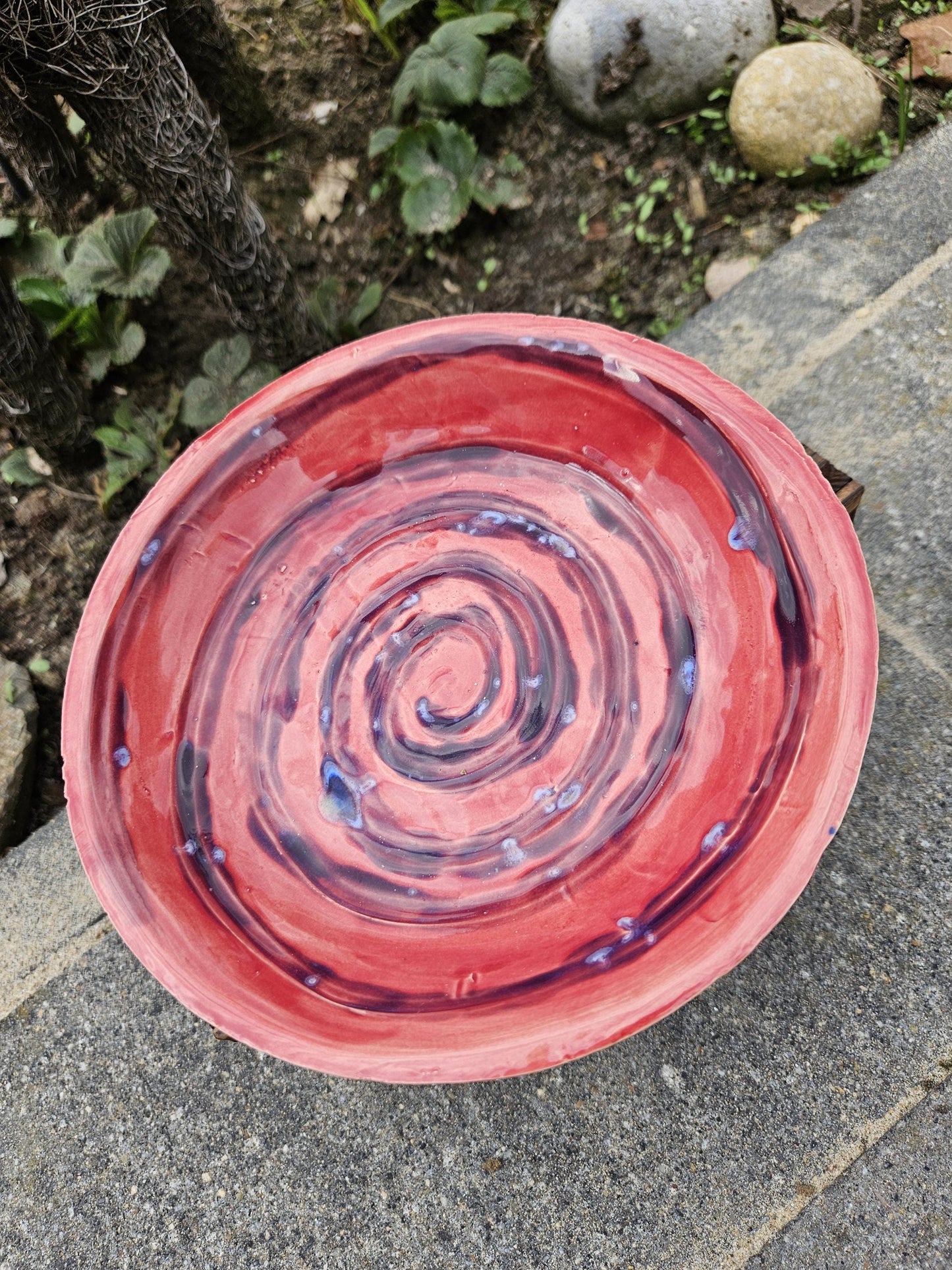 Pink spiral dinner plate