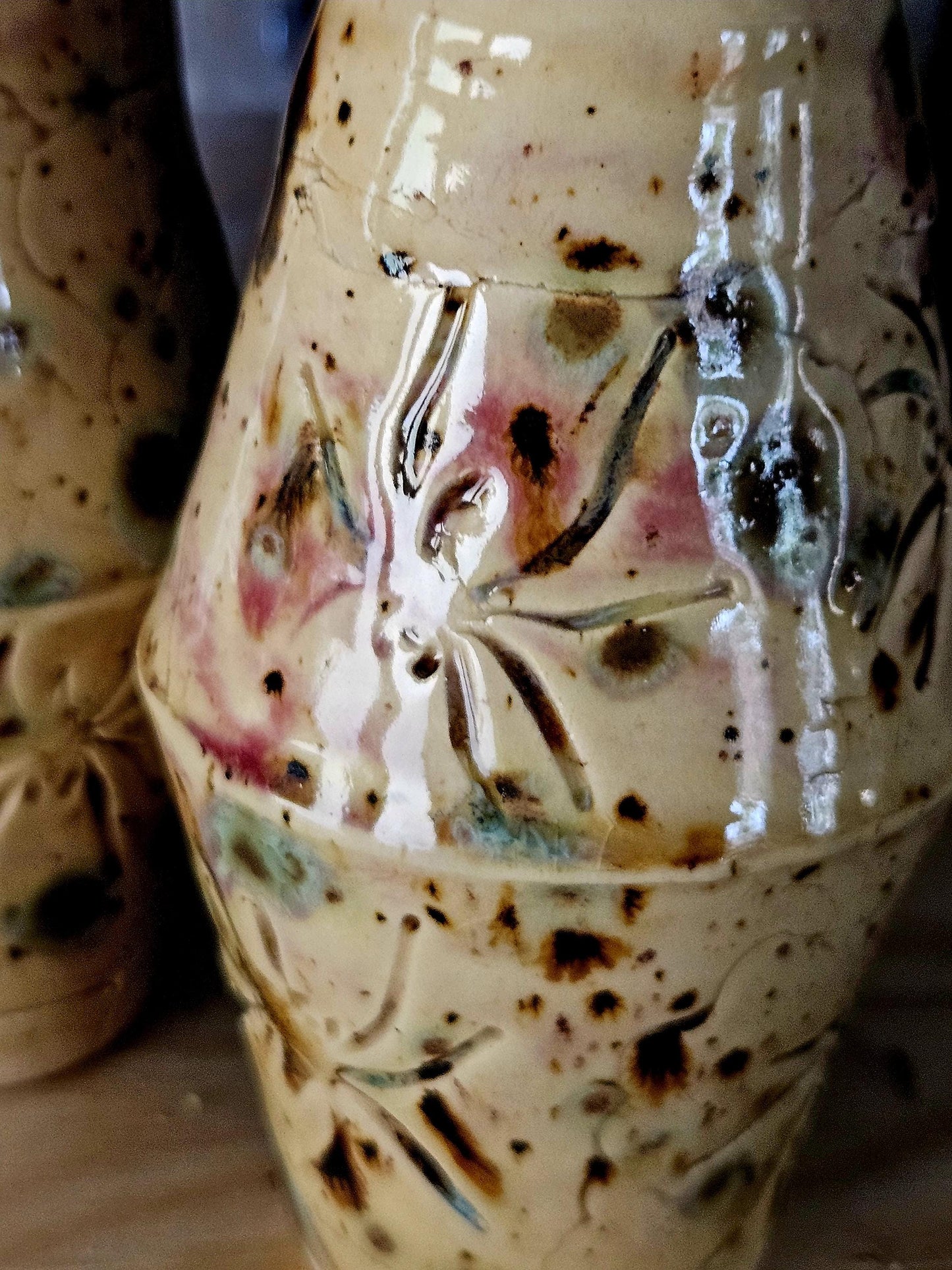 Handmade Ceramic Vase with Carved Spiders – Rustic Speckled Glaze – Nature-Inspired Dark Decor