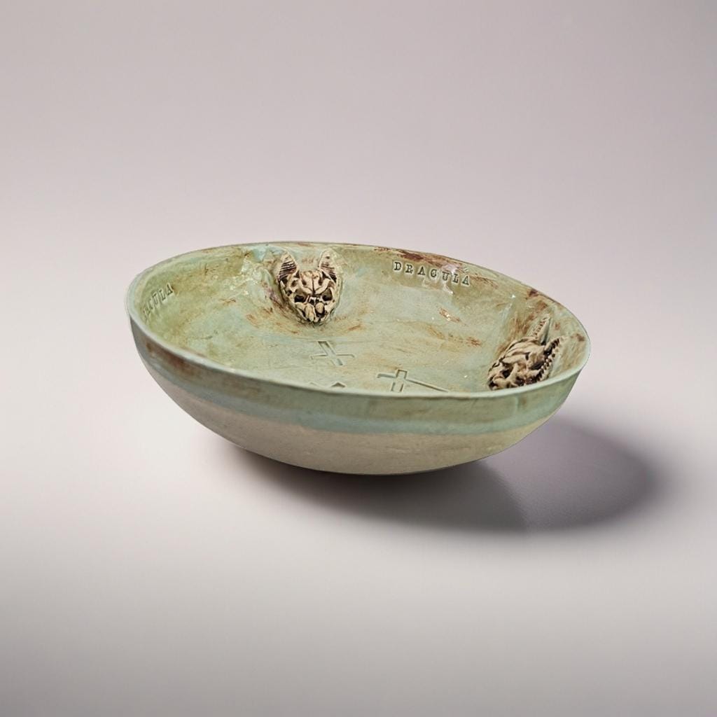 Dracula's Banquet Bowl – Handmade Ceramic Vessel of Gothic Presence, Ø22×6 cm