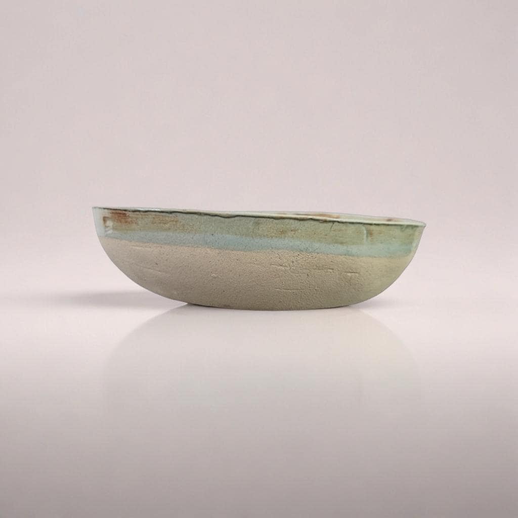 Dracula's Banquet Bowl – Handmade Ceramic Vessel of Gothic Presence, Ø22×6 cm