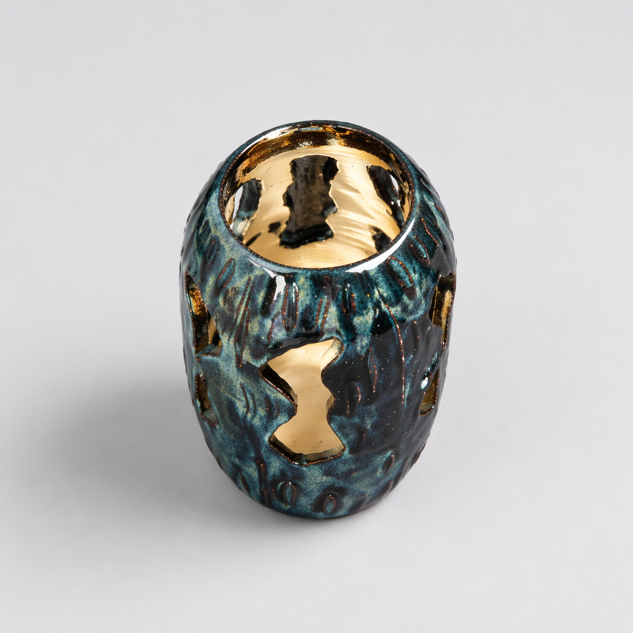 Lava Core Ceramic Vase – Open Earth Vessel, Ø7.5×21 cm by Red Raven Pottery