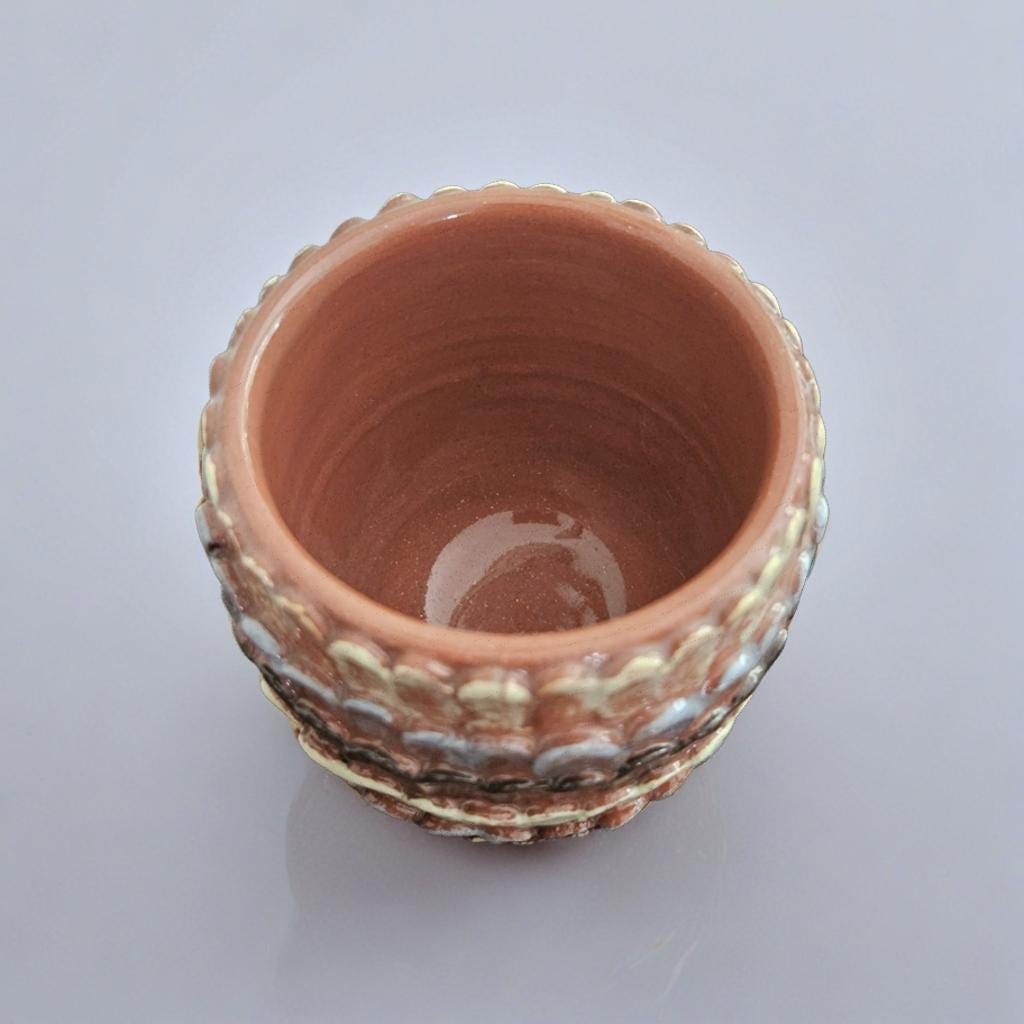 Pangolin Scales Ceramic Mug & Pitcher Set – Armor in Red Clay, Ø8×8 cm / Ø10×10 cm by Red Raven Pottery