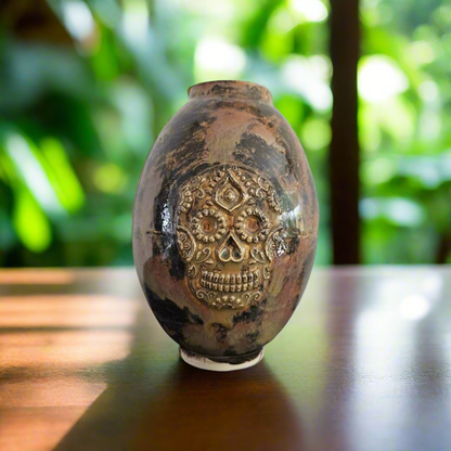 Death on Mars Vase – Ceramic Symbol of Memory and Dust, Ø 12 × 17 cm