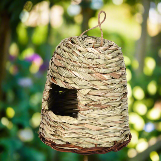 Straw Watchtower Birdhouse – Woven Refuge with a View, Ø15×16 cm