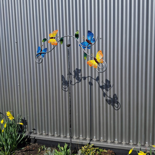 Windspinner Vlinder op een stok á 130cm, Metaal, Tuinbeeld, Art Bizniz, BW24601, Multi Color, Ø 66 cm