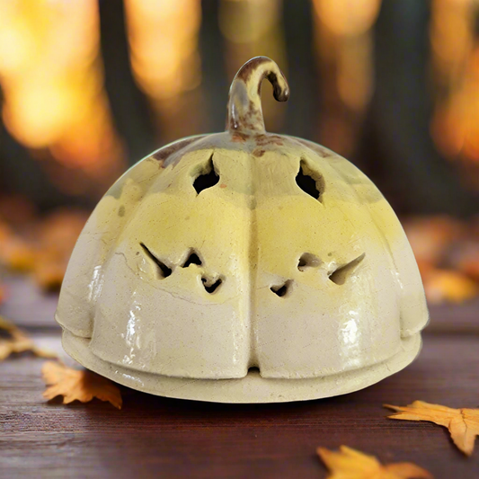 Harvest Pumpkin Tealight – Ceramic Halloween Lantern, Ø11×8 cm
