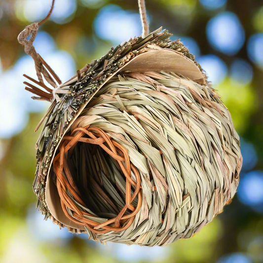 Thatch Roof Natural Birdhouse – Shelter Beneath Straw, Ø15×19 cm
