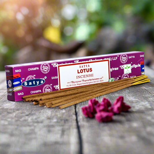 Satya Lotus Incense Sticks – Scent of Tranquil Renewal, 15 g by Satya / Shrinivas Sugandhalaya