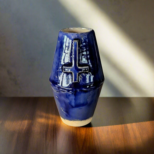 Inverted Cross Mini Vase – Dark Glazed Ceramic Vessel, Ø6×10 cm