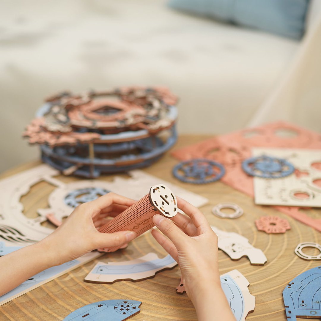 Romantic Note DIY Wooden Wall Clock Kit – Timeless Gearwork Elegance, 231 Pieces by Robotime