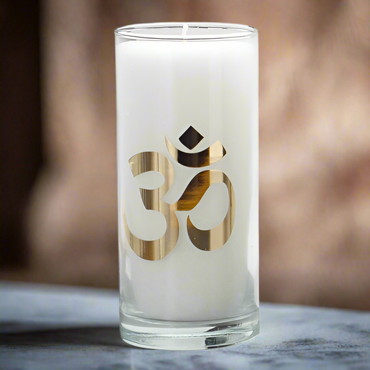 OM Candle – Magische glazen kaars voor binnen en buiten, wit, 14 cm