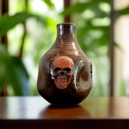 Skull Vase - Gothic Botanical Ceramic Vessel, Ø9 cm x 12 cm