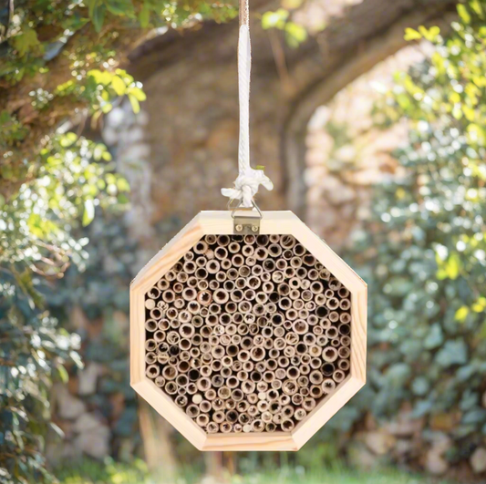 Honeycomb Refuge Wooden Insect Hotel – Geometry in Nature, Ø15×15×9 cm