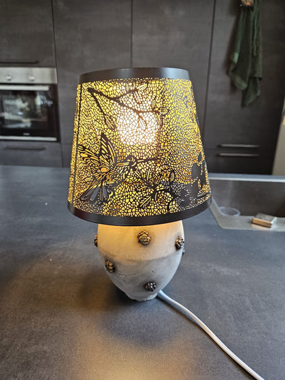 "Nocturne Flight" Handmade Ceramic Lamp - Humming Bird Lamp with Gothic Bloom Base - Dark Aesthetics Collection Ø13 cm x 23 cm