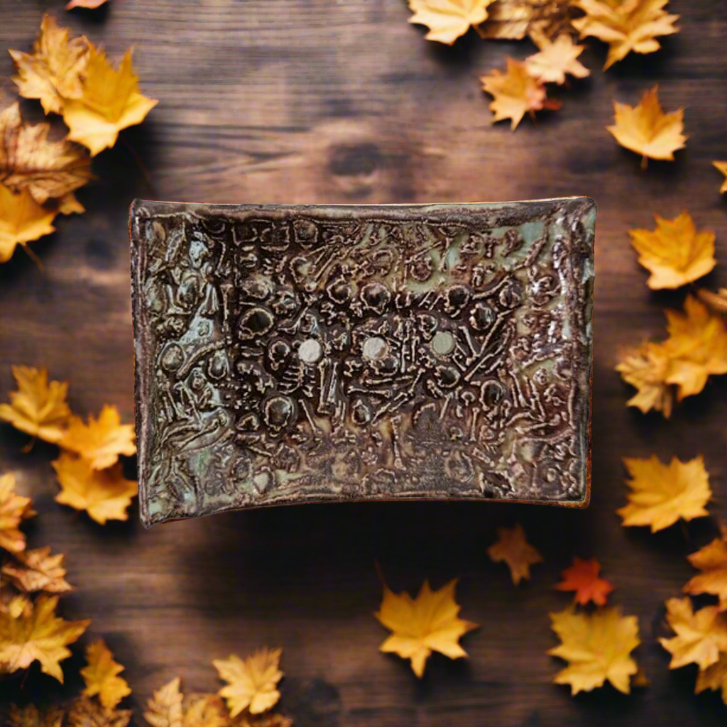 Graveyard Reverie Rectangular Soap Dish – Gothic Ceramic Resting Place, 8×5 cm
