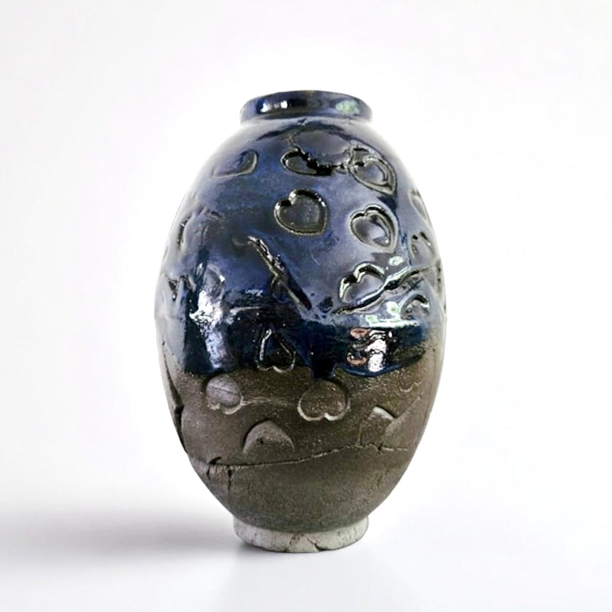 Romance Blossom Vase – Soulful Sentiment Ceramic Vessel, Ø 11 × 17 cm