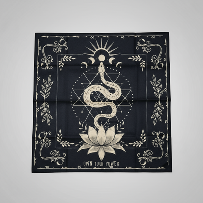 Serpent Altar Cloth – Symbolic Renewal for Rituals, 49×49 cm