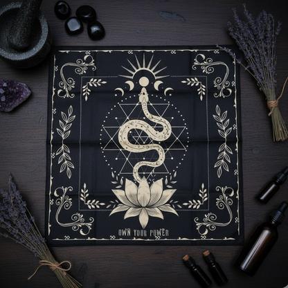 Serpent Altar Cloth – Symbolic Renewal for Rituals, 49×49 cm