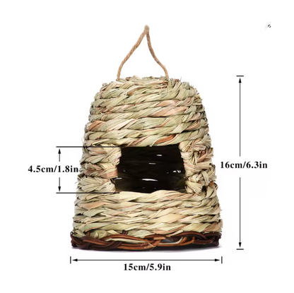 Straw Watchtower Birdhouse – Woven Refuge with a View, Ø15×16 cm