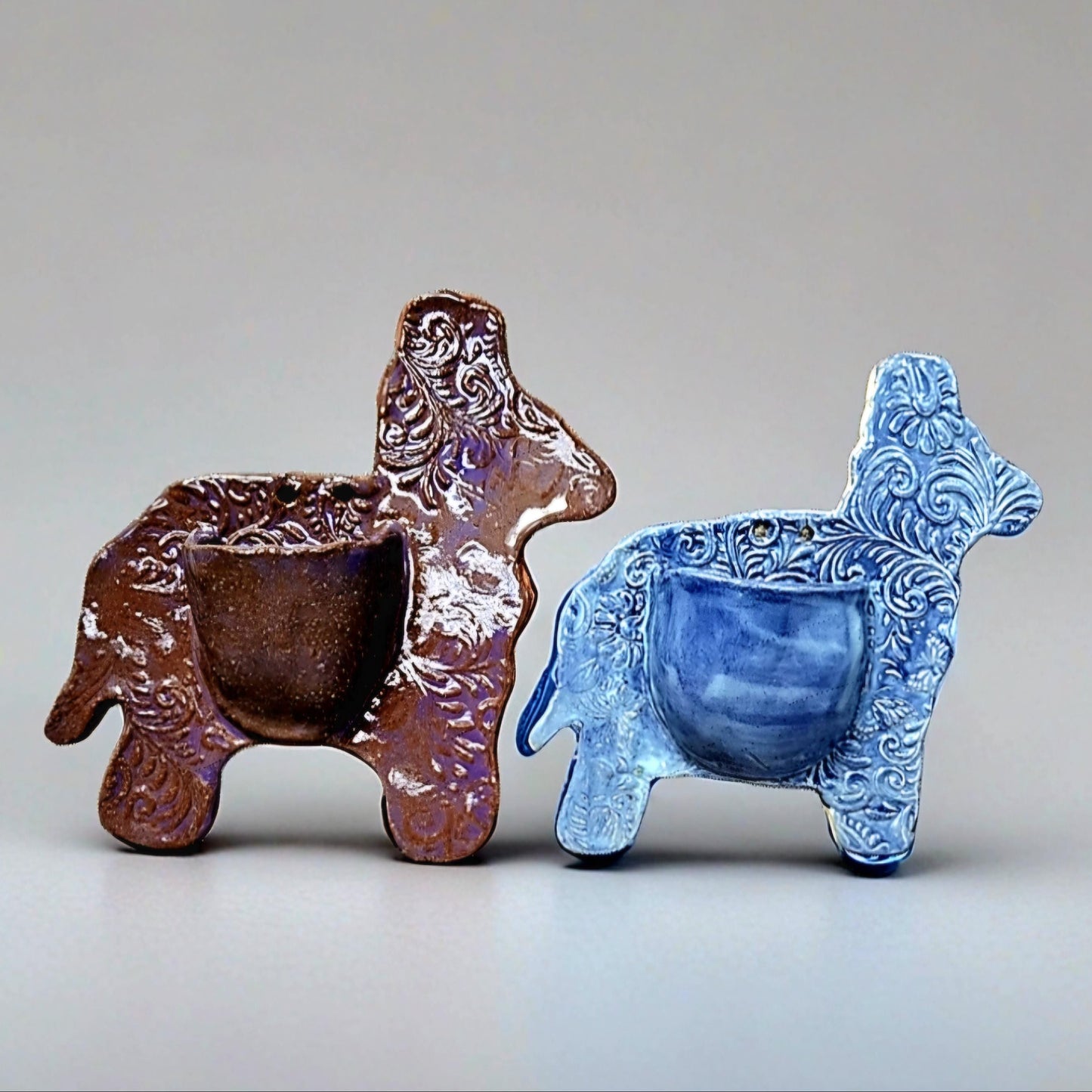 Andes Wildlife Ceramic Hanging Planter – Alpaca Joy for Small Plants , 16x16×4 cm, various colors by Red Raven Pottery