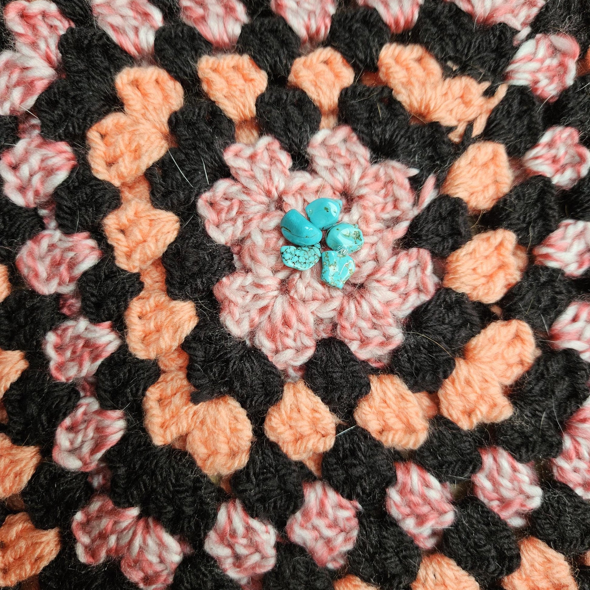 Berry Bloom Crochet Bag – Granny Square Carryall, 28×28 cm by Hook & Hex