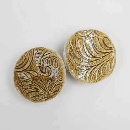 Botanical Vibe Ceramic Fidgets – Grounding Tokens for ADHD, PTSD & Spectrum Relief, Ø2×0.5 cm by Red Raven Pottery