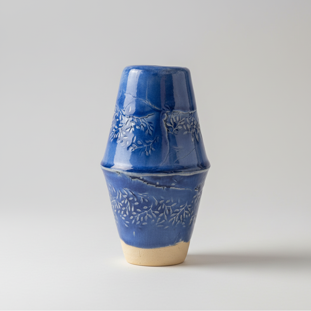 Botanical Zenith Ceramic Mini Vase – High Sky Growth in Stillness, Ø6×10 cm by Red Raven Pottery