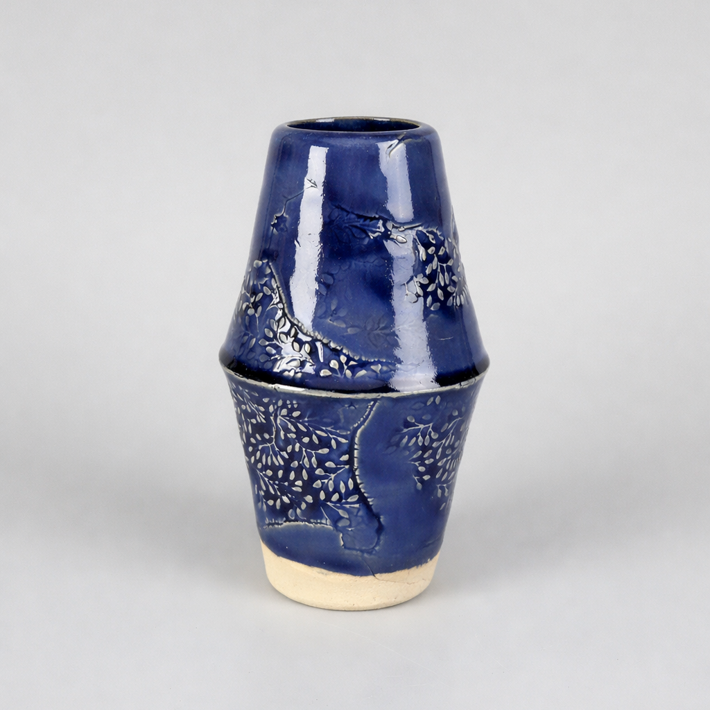 Botanical Zenith Ceramic Mini Vase – High Sky Growth in Stillness, Ø6×10 cm by Red Raven Pottery