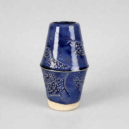 Botanical Zenith Ceramic Mini Vase – High Sky Growth in Stillness, Ø6×10 cm by Red Raven Pottery