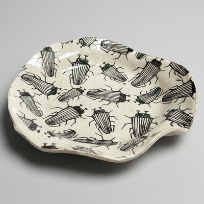 Cabinet of Creepers Handmade Ceramic Plate – Beetles at the Table, Ø17 × 3 cm by Red Raven Pottery