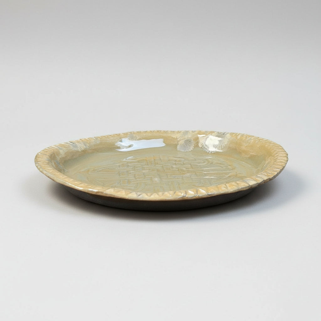 Celtic Soul Ceramic Plate – Endless Knot Of Heritage And Connection, Ø21×1.5 cm by Red Raven Pottery