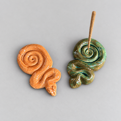Coiling Snake Handmade Ceramic Incense Holder – Serpent Smoke Ritual, 11.5 × 7 × 2 cm by Red Raven Pottery