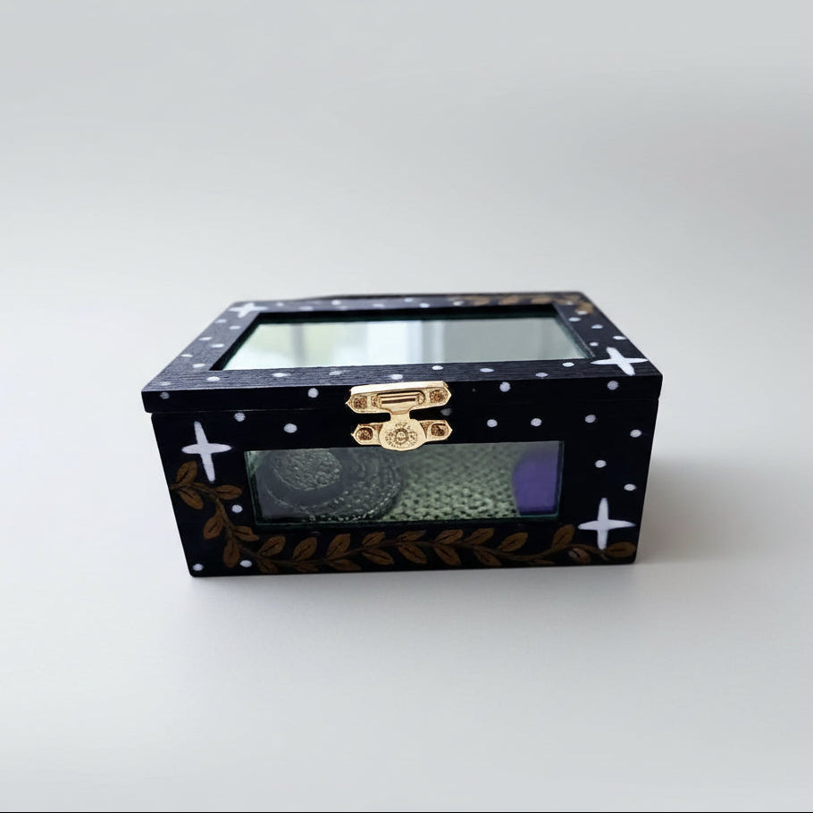 Dagaz Threshold Painted Ritual Box – Kit for Breakthrough & Renewal, 12×8×5 cm by Hook & Hex