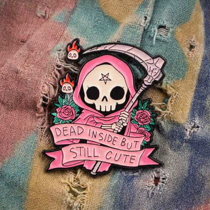 Dead Inside But Still Cute Enamel Pin – Grim Reaper Metal Badge, 2.8 × 3 cm
