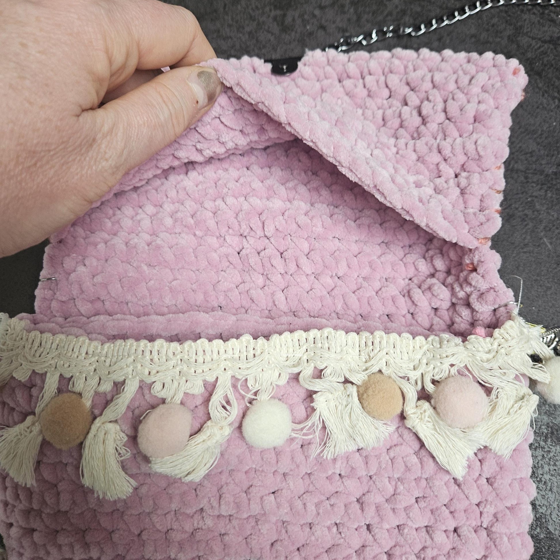 Death's-head Hawkmoth Crochet Purse – Pink Gothic Shoulder Bag, 20 × 10 cm by Hook & Hex