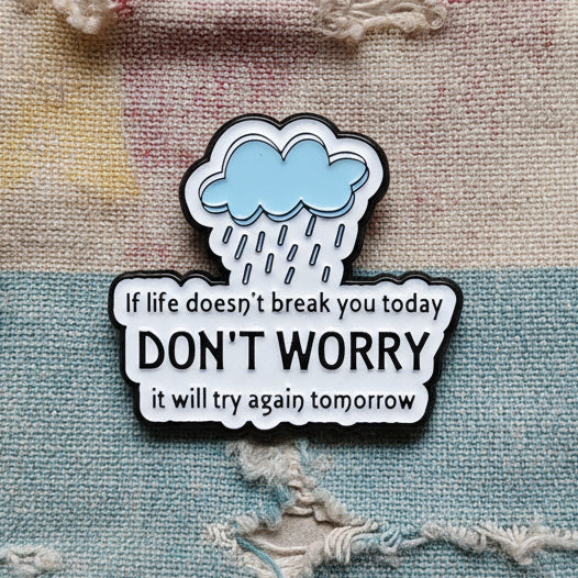 Don't Worry Lapel Pin – Storm Cloud Metal Badge, 3 × 2.8 cm