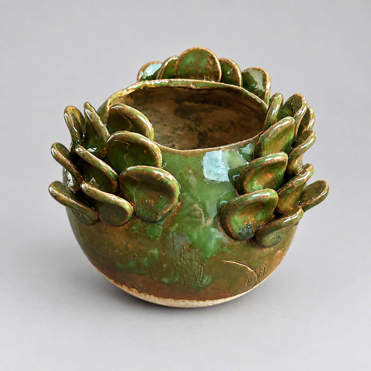Dragon Scales Handmade Ceramic Planter – Mythical Home Decor, Ø15 × 13 cm by Red Raven Pottery