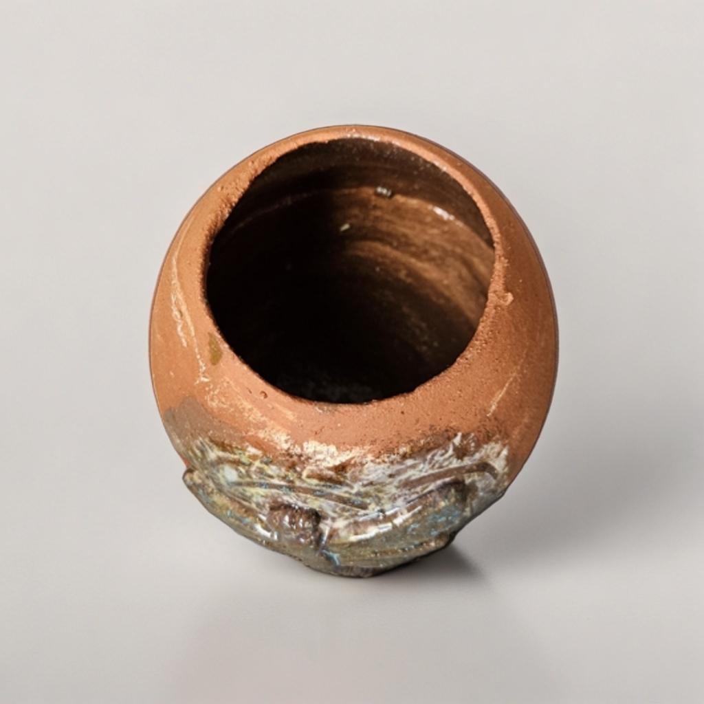 Dragonfly Passage Ceramic Vase – Echoes of Quiet Flight, Ø12×15 cm by Red Raven Pottery