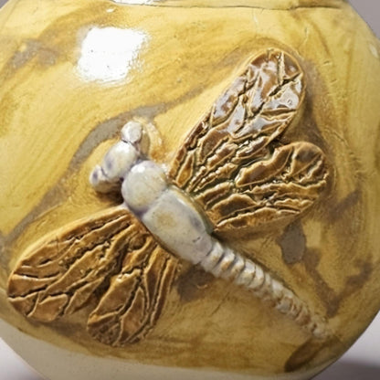 Drifting Dragonfly Ceramic Tea Mug – Dawn-Toned Ritual Comfort, Ø11×9.5 cm by Red Raven Pottery