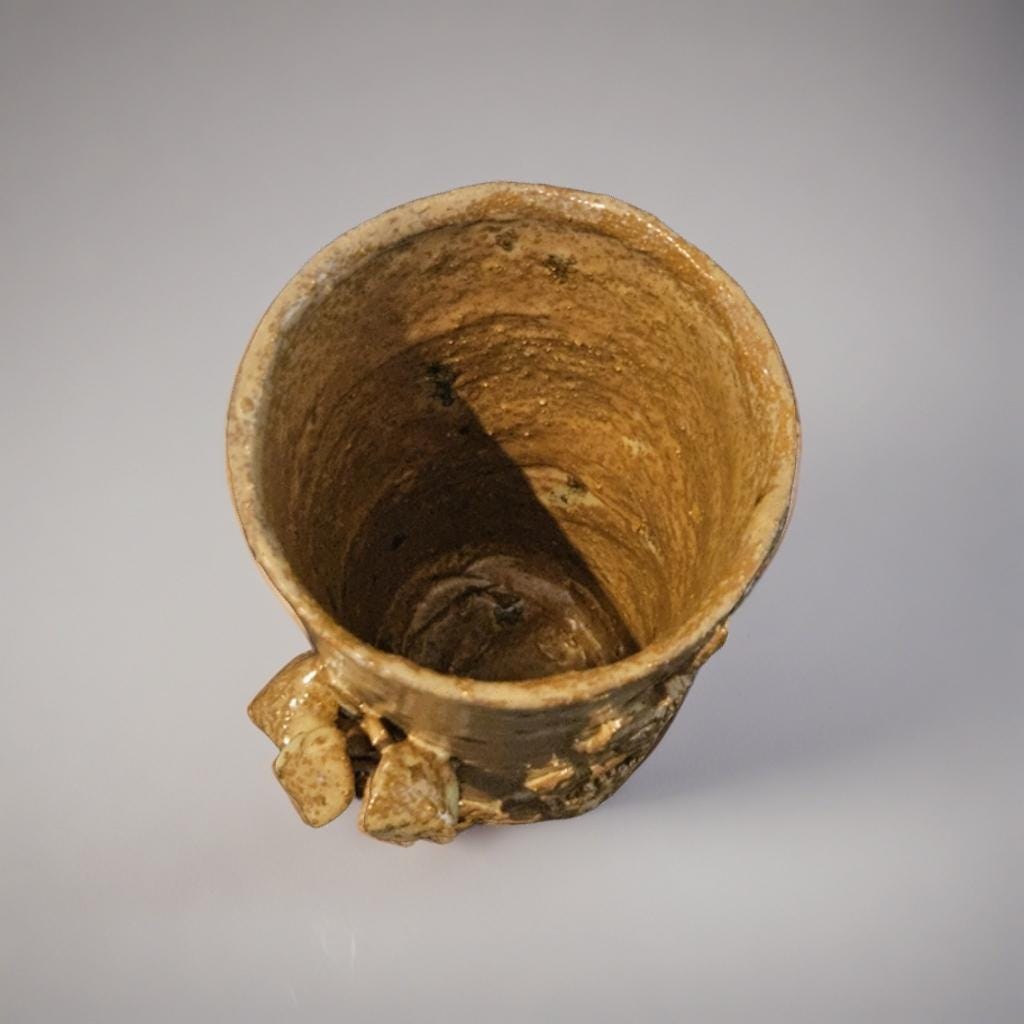 EarthRoot Ceramic Tumbler – Woodland Offering Vessel, Ø8×12 cm by Red Raven Pottery