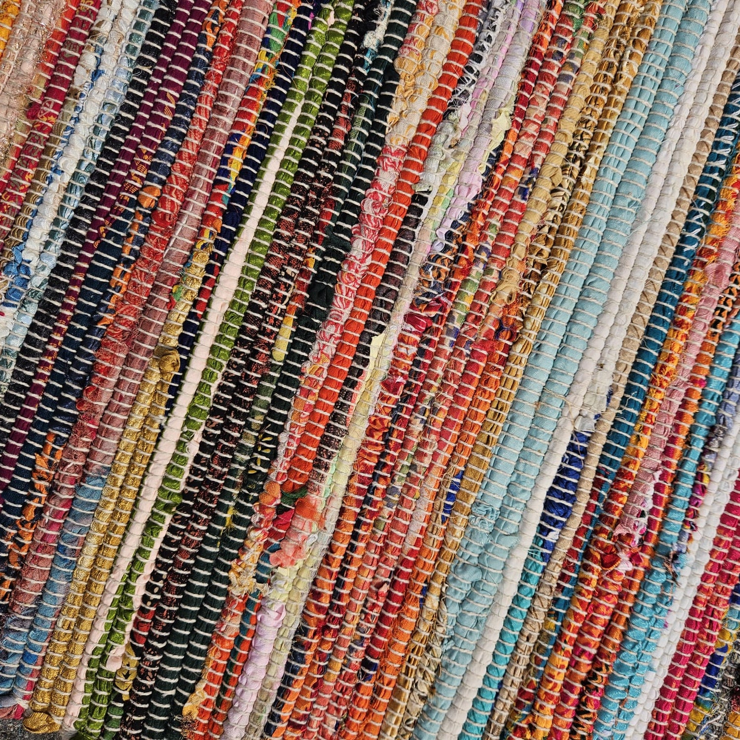 Earthsong Rag Rug – Reclaimed Color for Soulful Corners, 60 × 90 cm
