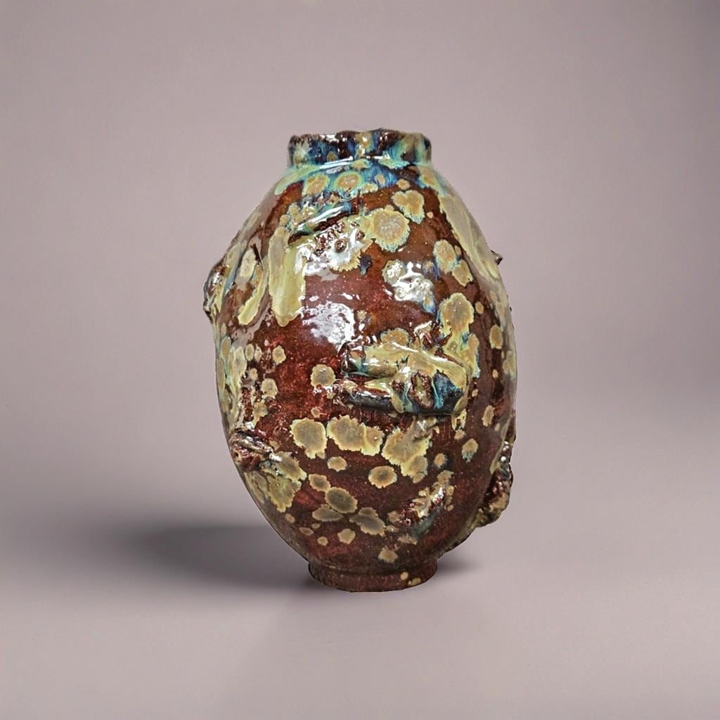 Enigmatic Bone-Mask Ceramic Vase – Dark Folk Ritual Vessel, Ø12×17.5 cm by Red Raven Pottery