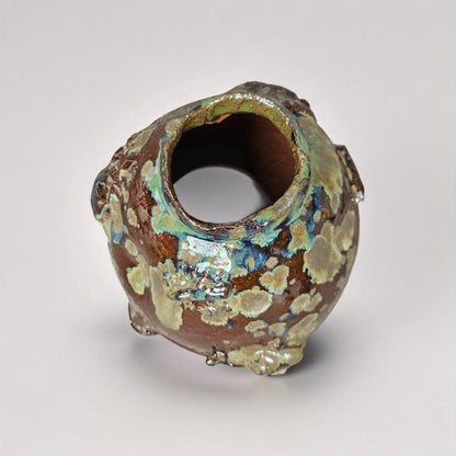Enigmatic Bone-Mask Ceramic Vase – Dark Folk Ritual Vessel, Ø12×17.5 cm by Red Raven Pottery